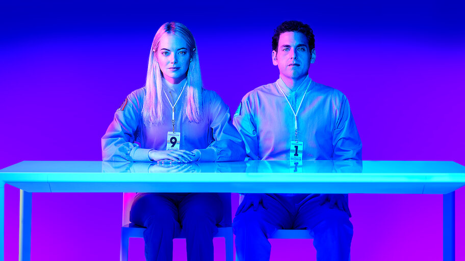 Maniac – Polarisierender, wilder Genremix mit Emma Stone und Jonah Hill. Review Miniserie